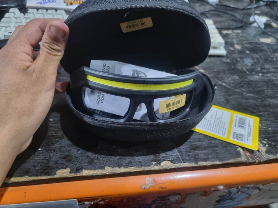 Óculos de proteção com LED