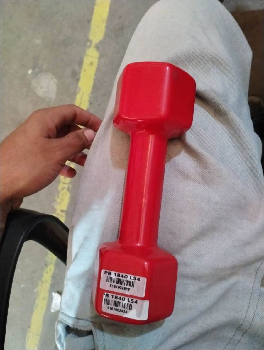Halter de plástico vermelho