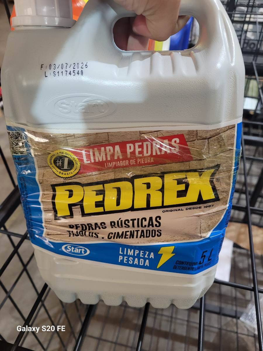 Limpa pedras Pedrex para pedras rústicas e cimentados