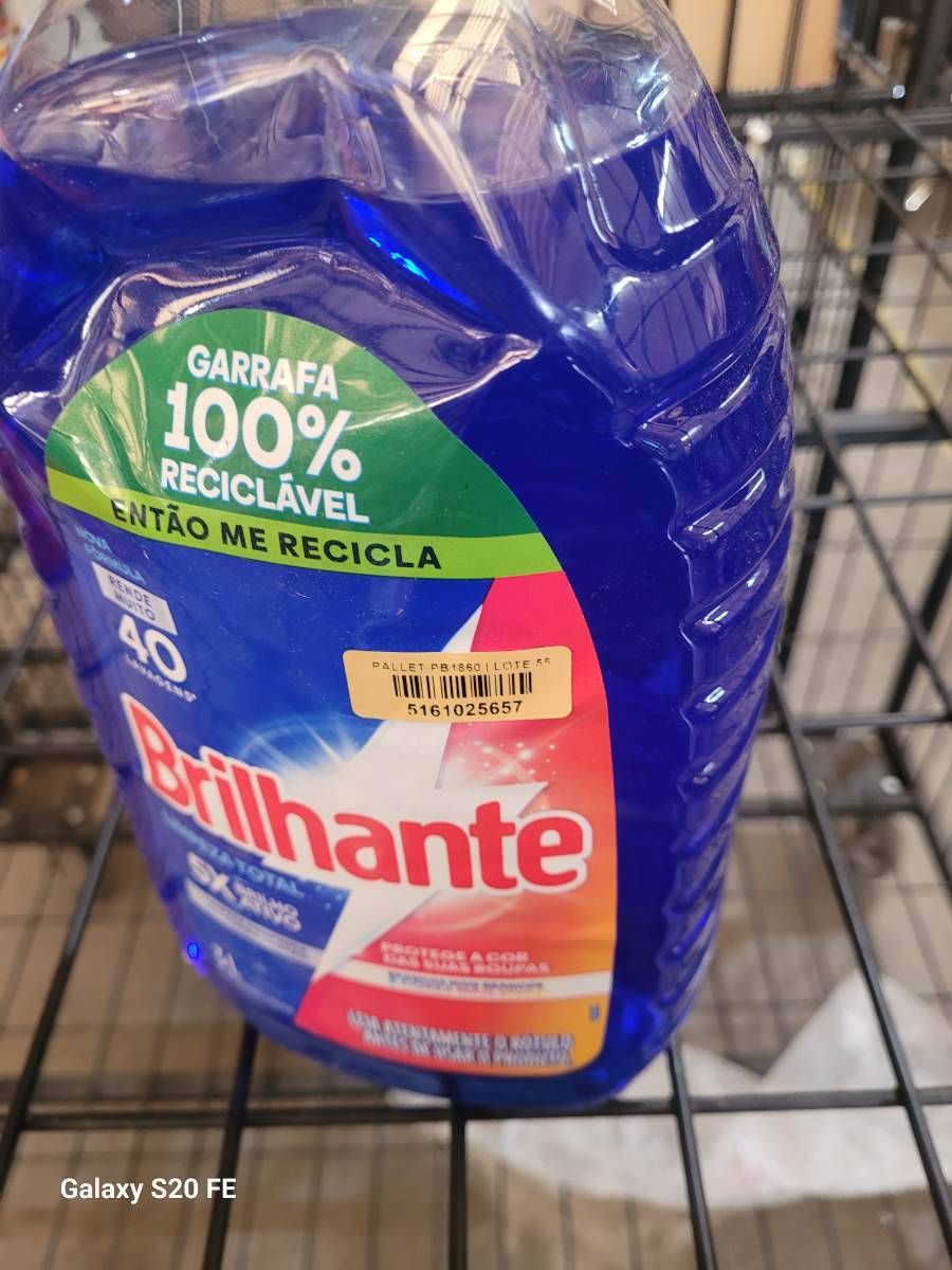 Detergente líquido Brilhante