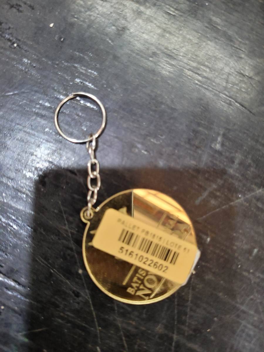 Chaveiro redondo espelhado dourado