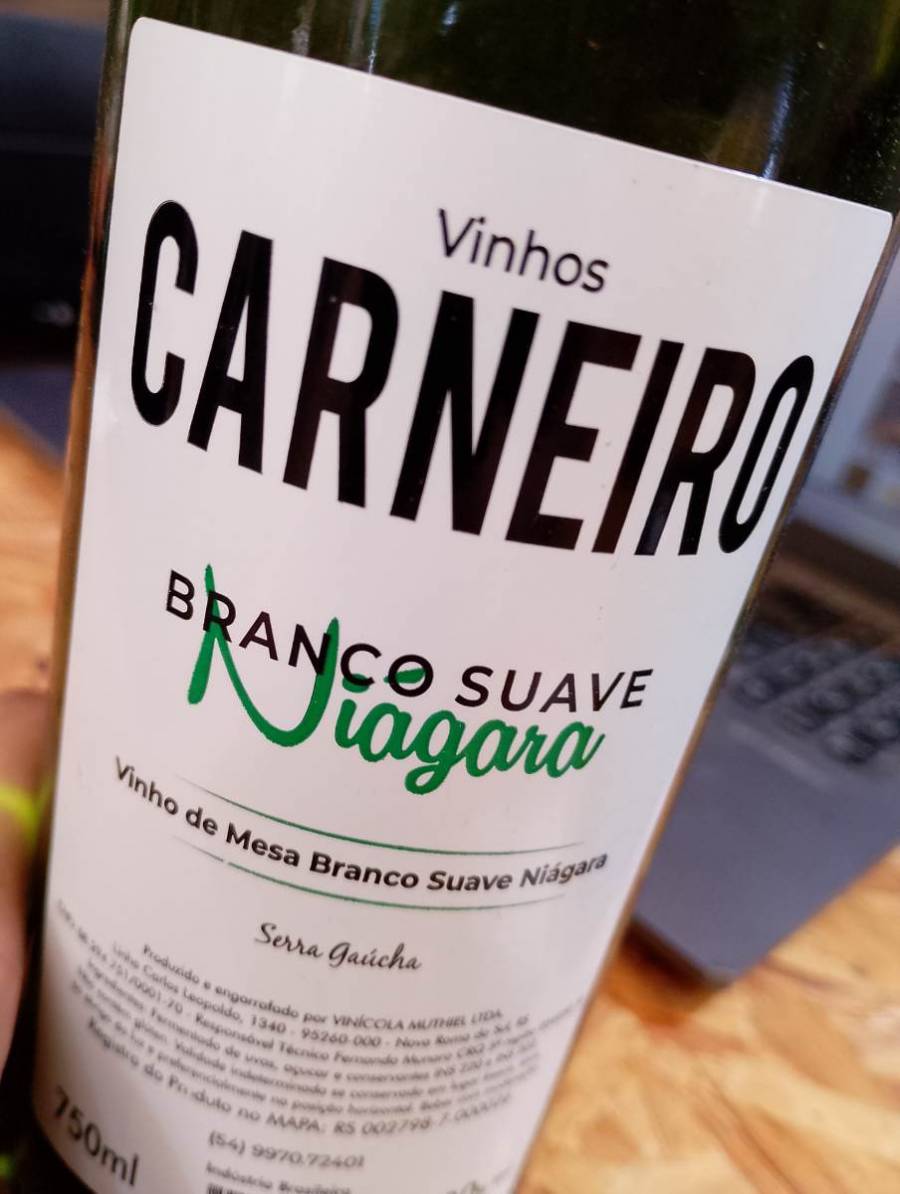 Vinho de Mesa Branco Suave Niágara