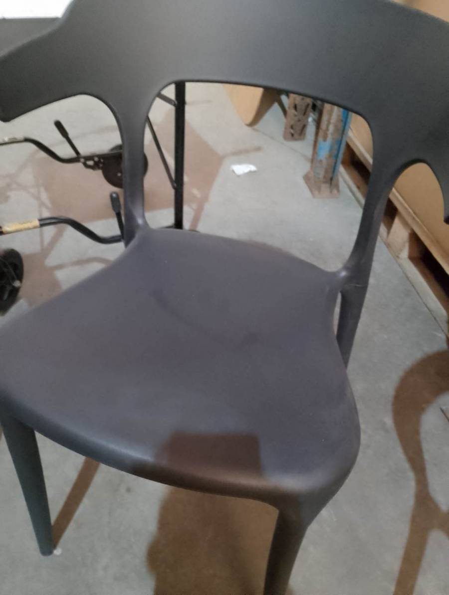 Cadeira plástica