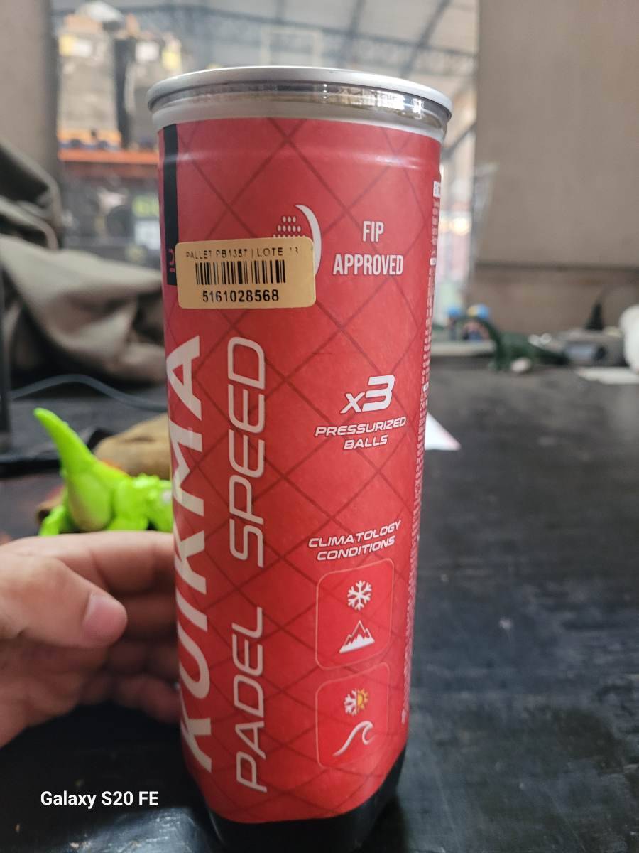 Bola de padel pressurizada