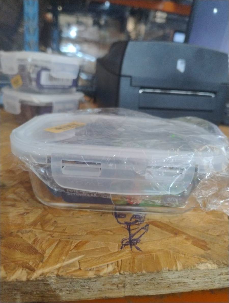 Pote de vidro com tampa plástica
