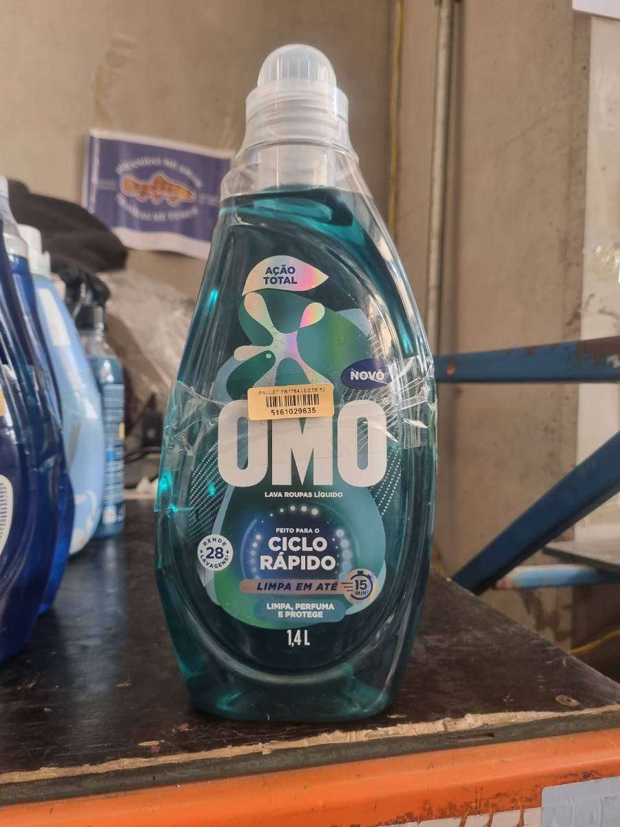 Detergente líquido para roupas OMO Ciclo Rápido