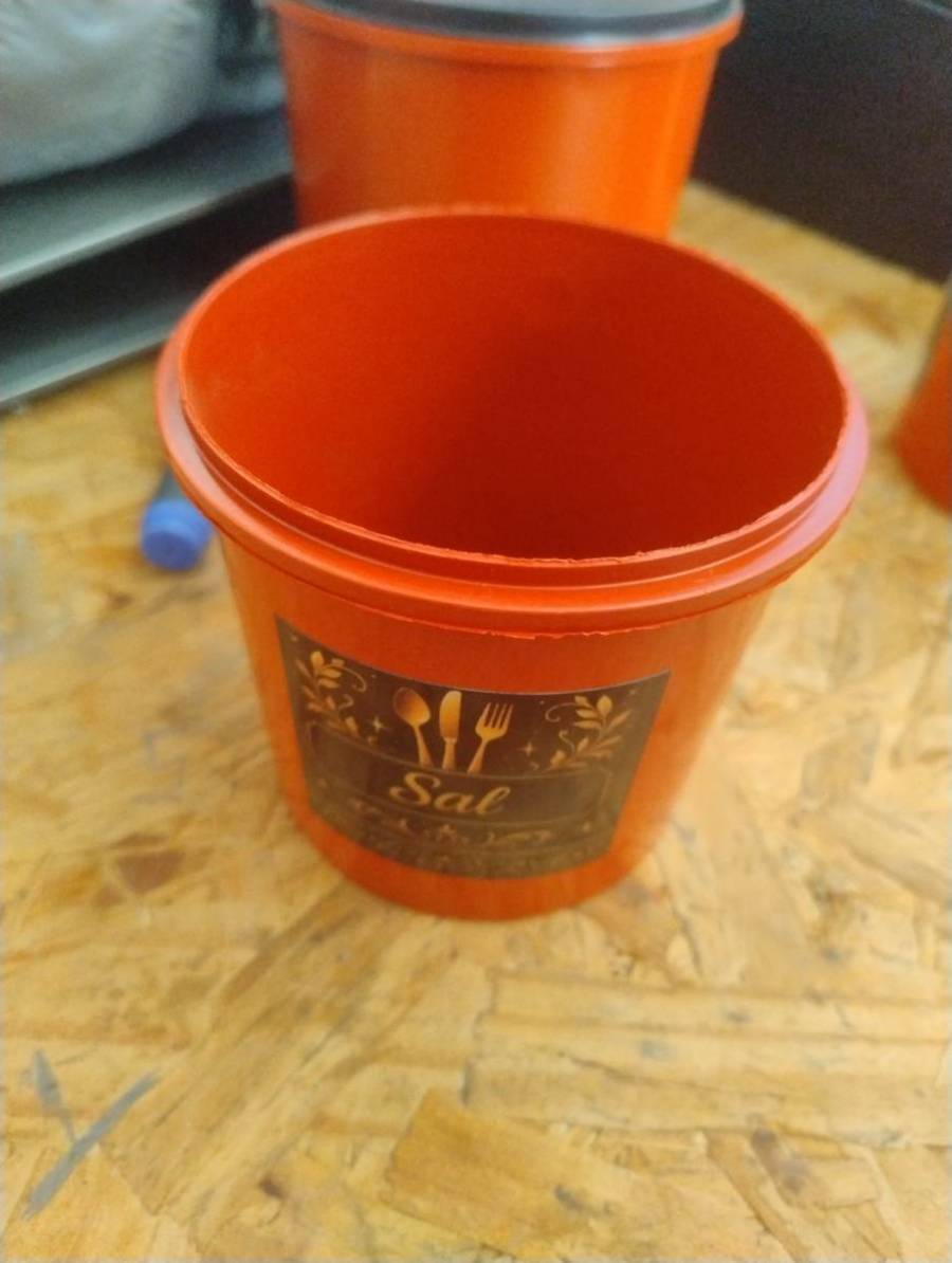 Pote plástico para sal