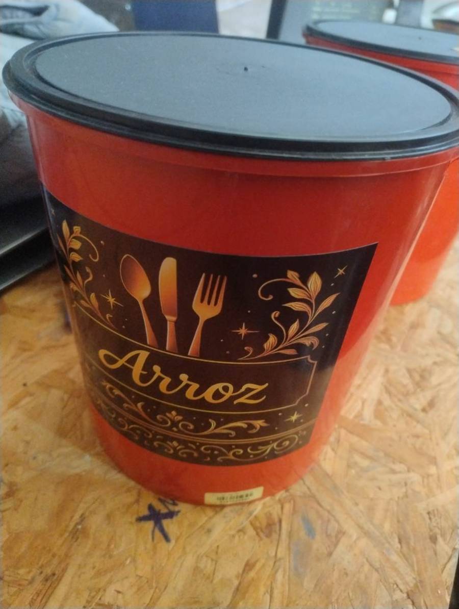 Pote para armazenamento de arroz