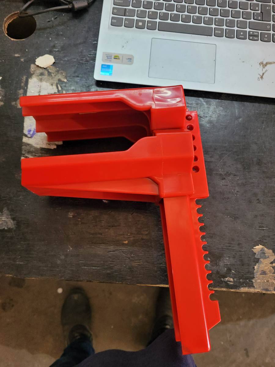 Suporte ou base plástico vermelha