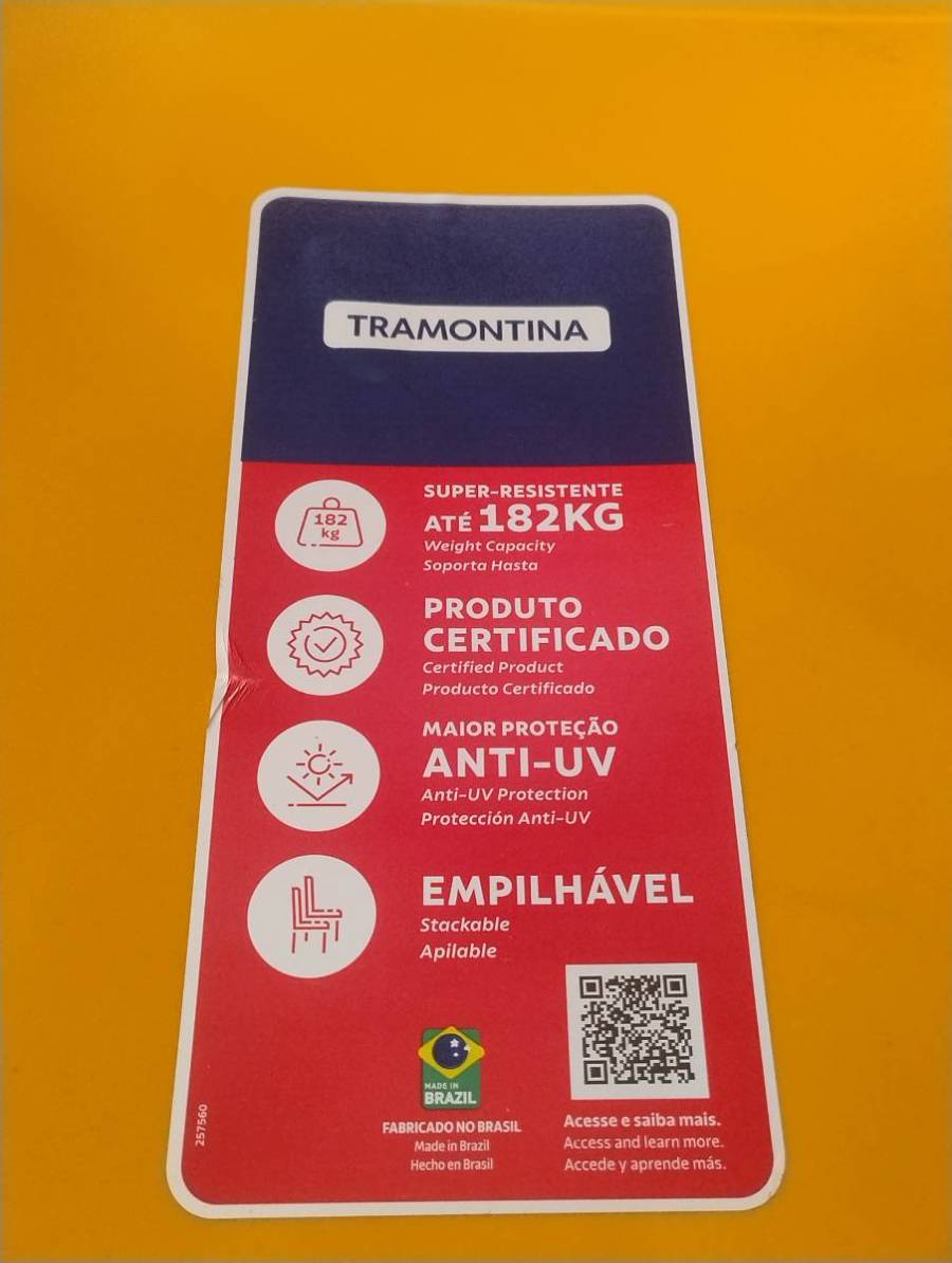 Cadeira empilhável super-resistente até 182kg