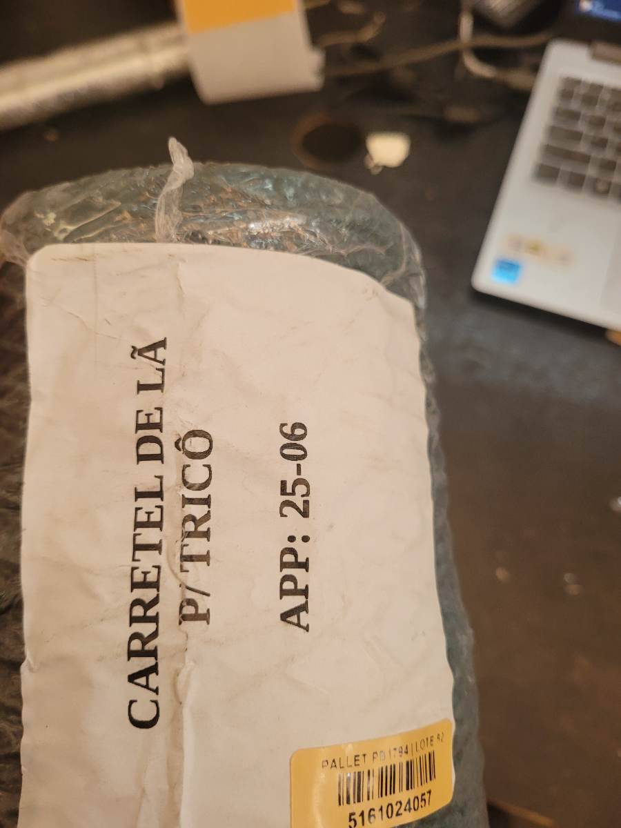 Carretel de lã para tricô