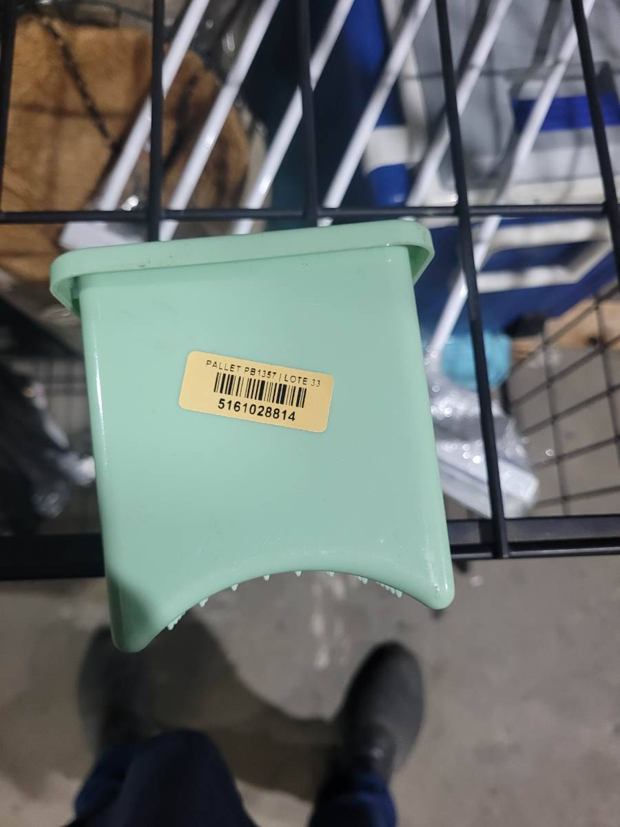 Pote plástico pequeno