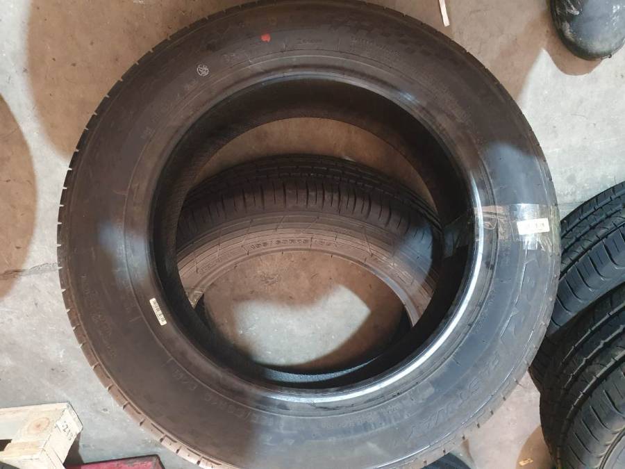 Pneu automotivo 185/60R15 84H