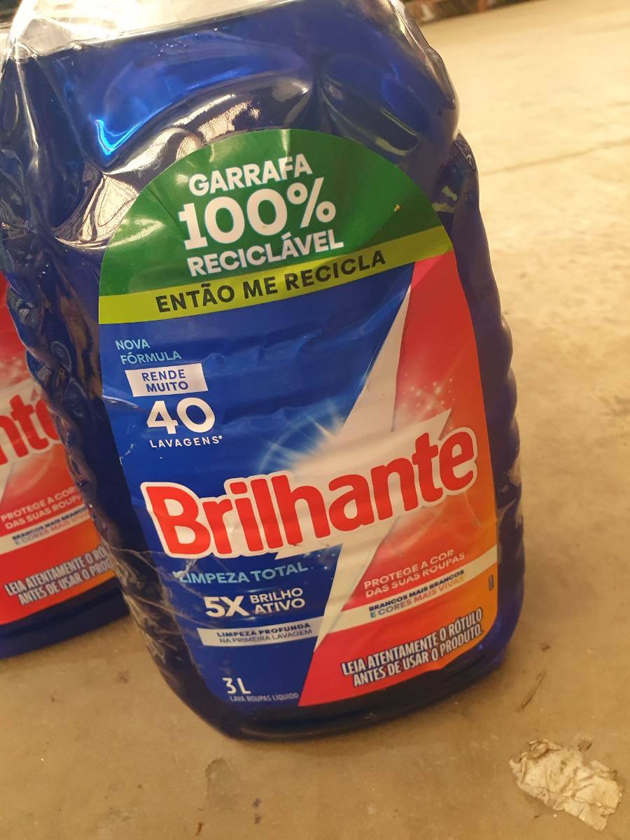 Detergente líquido para roupas Brilhante