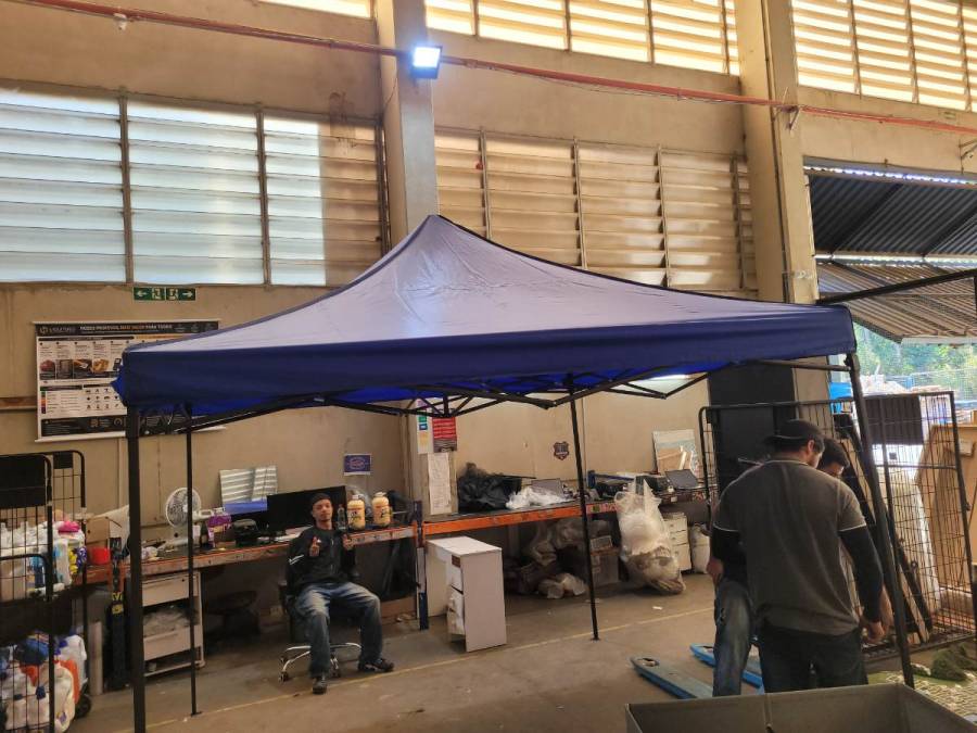 Tenda dobrável azul