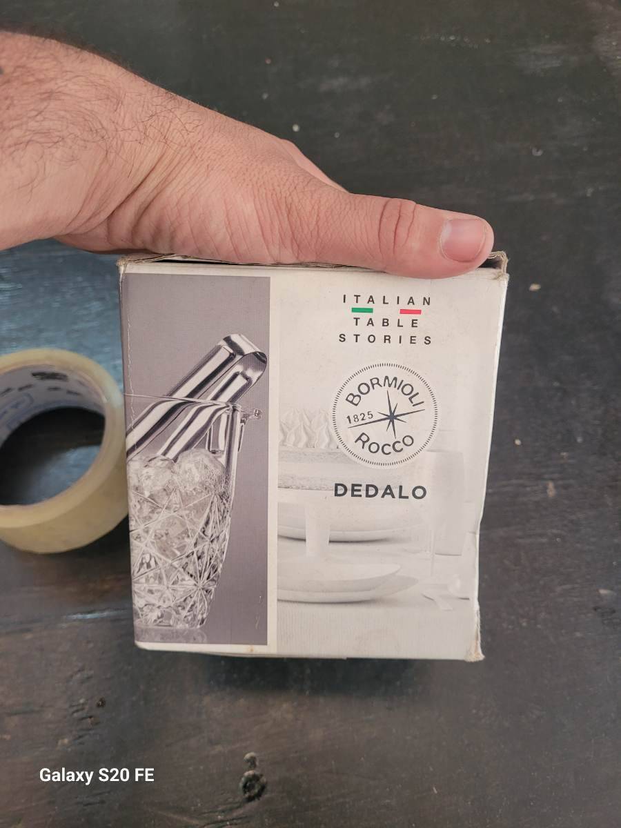 Conjunto de coqueteleira e copo de vidro para drinks