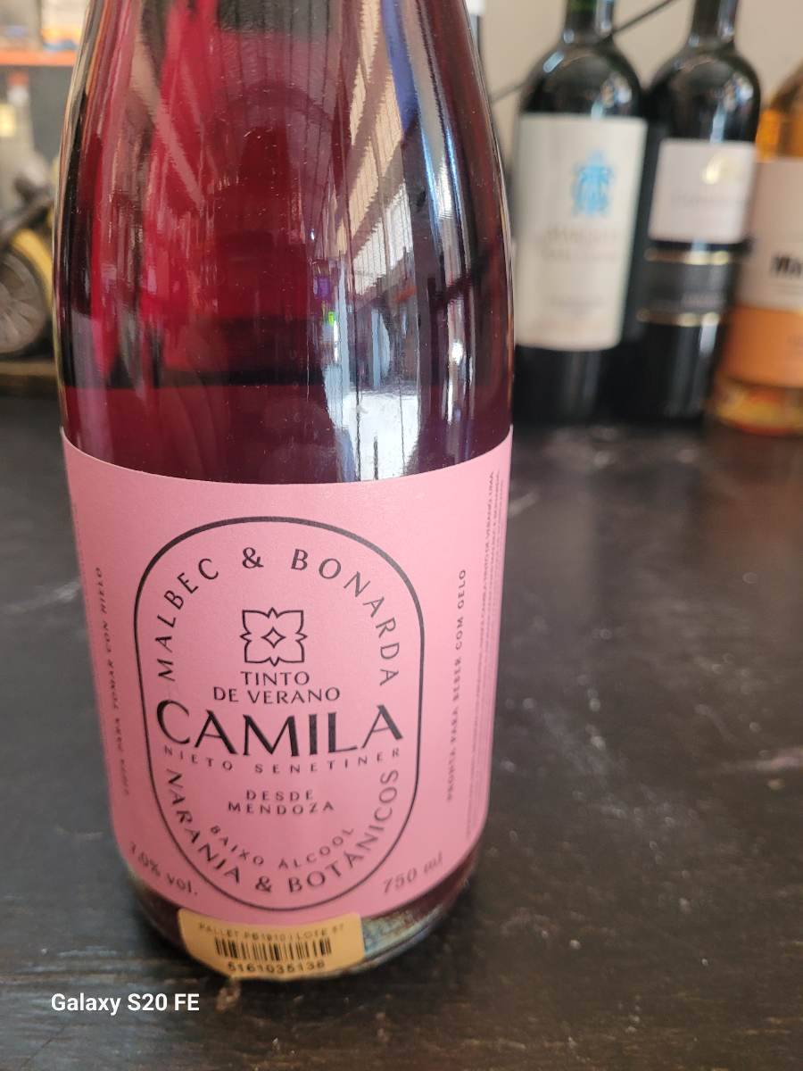 Vinho Tinto de Verano Camila Malbec & Bonarda com Naranja & Botanicos