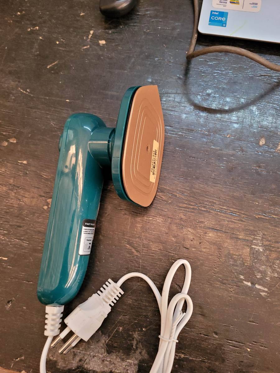 Prancha de cabelo portátil