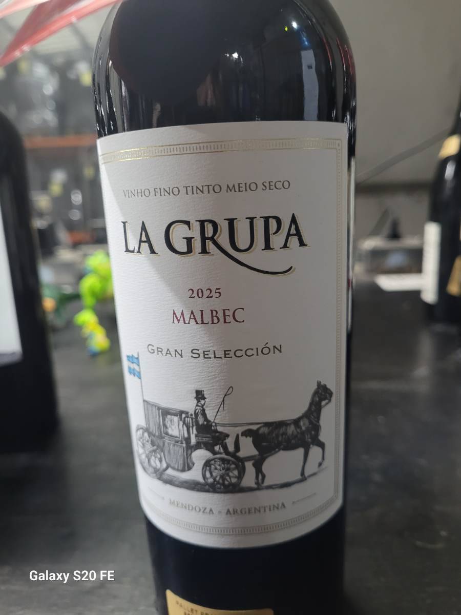 Vinho fino tinto meio seco La Grupa Malbec 2025
