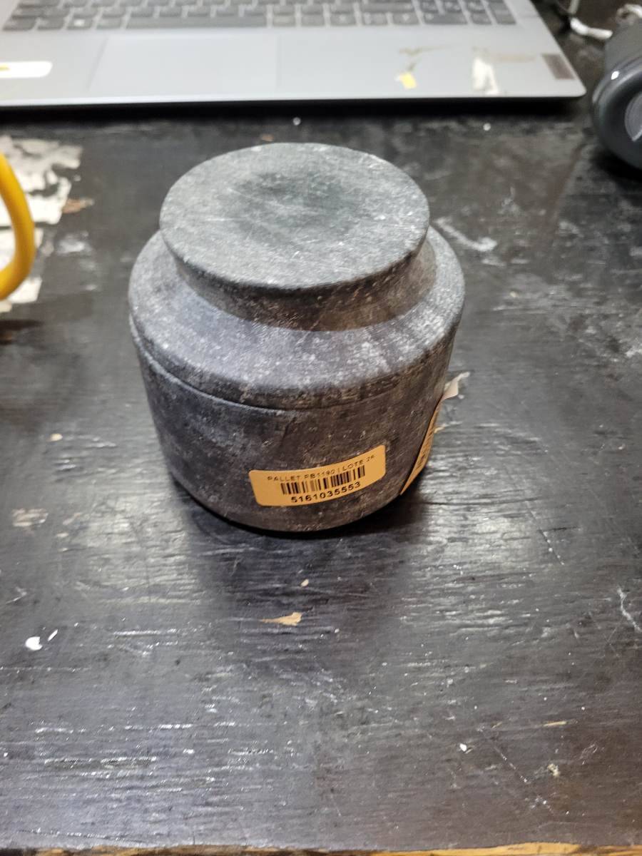 Pote em pedra