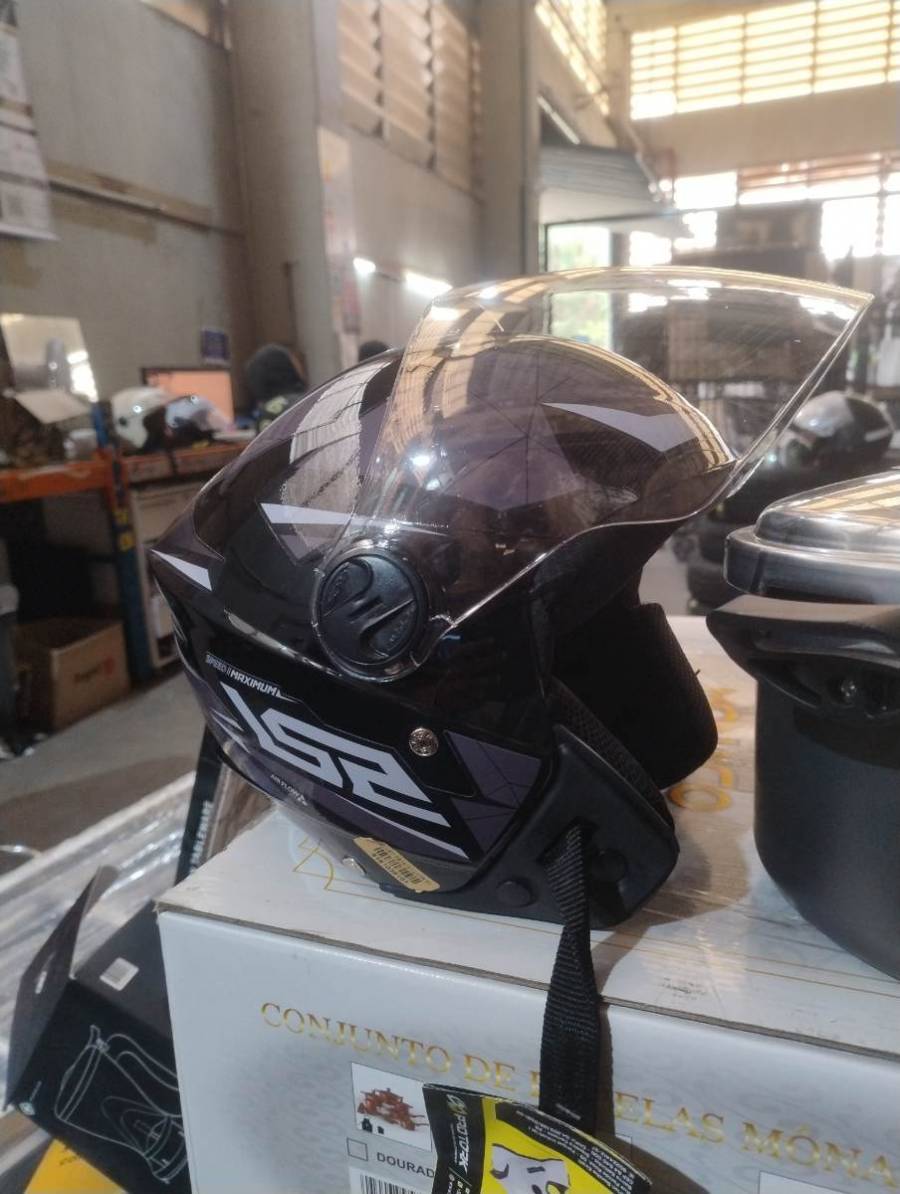 Capacete de motociclista LS2