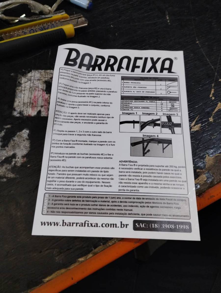 Barra fixa para exercícios físicos