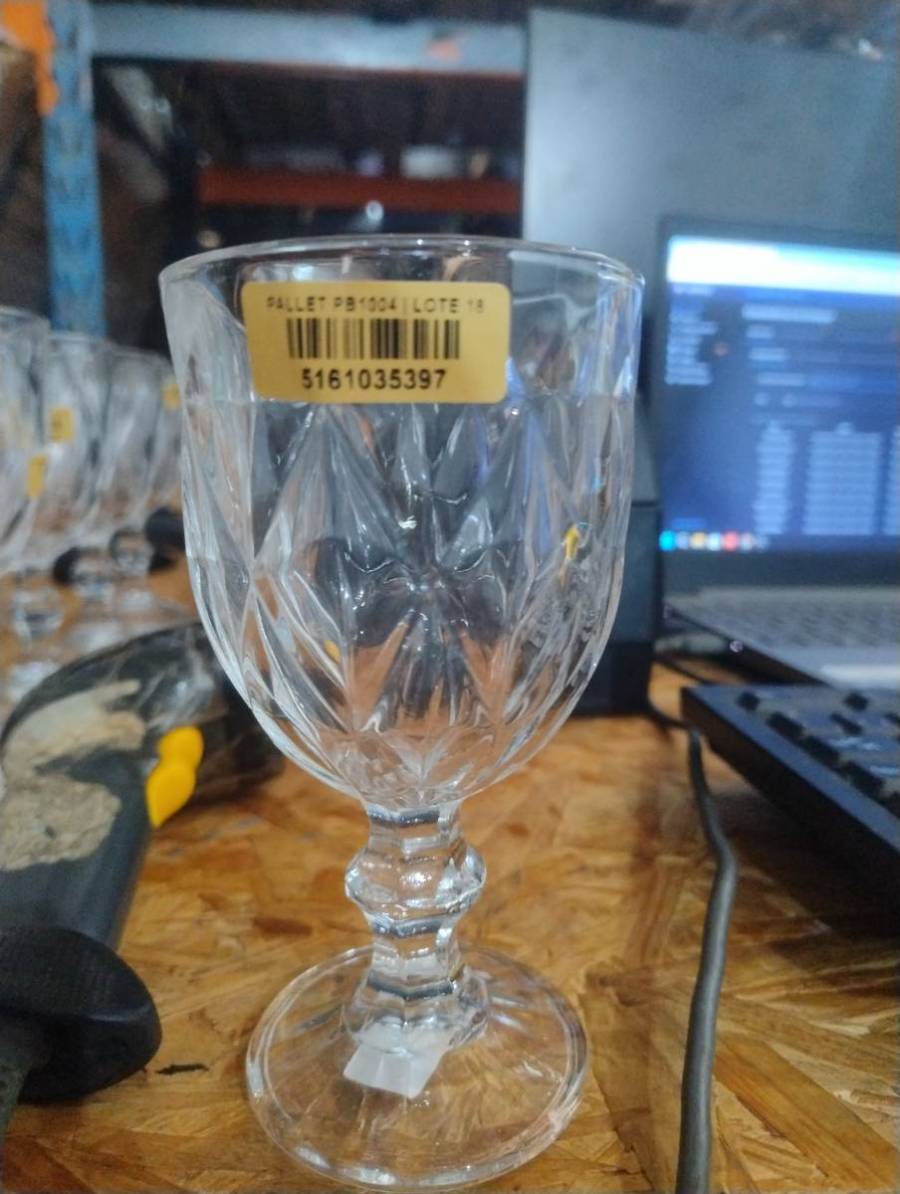 Taça de vidro para vinho ou água