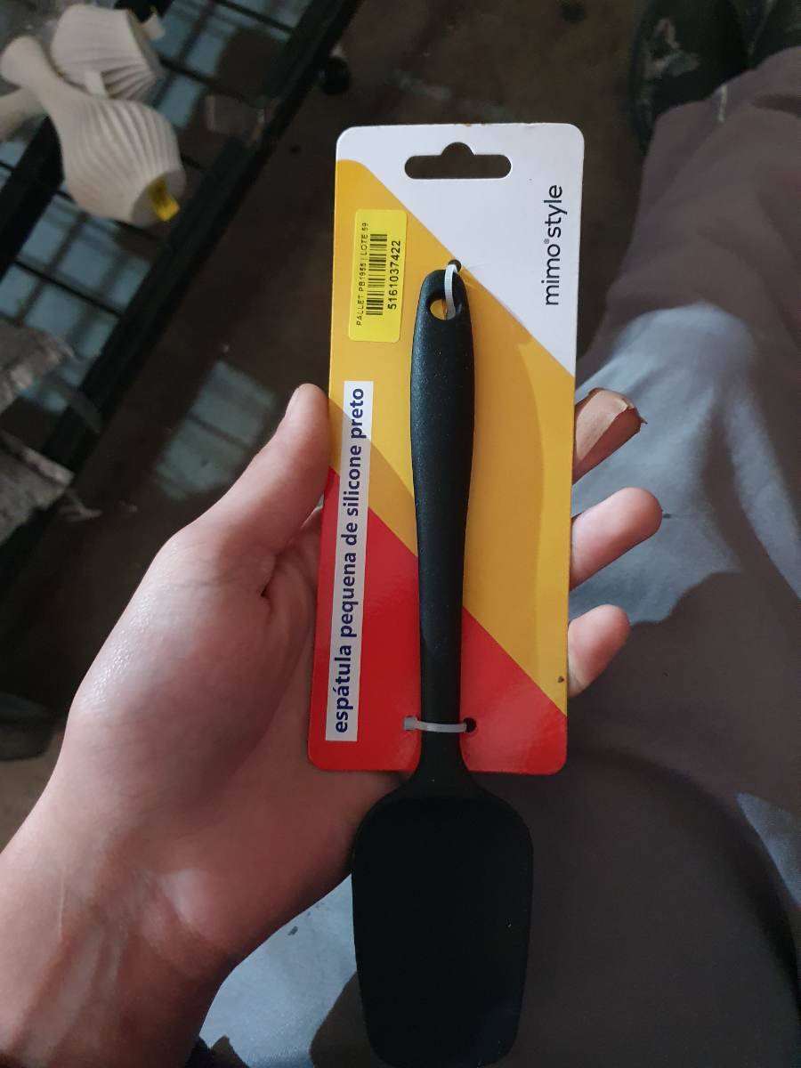 Espátula pequena de silicone preta