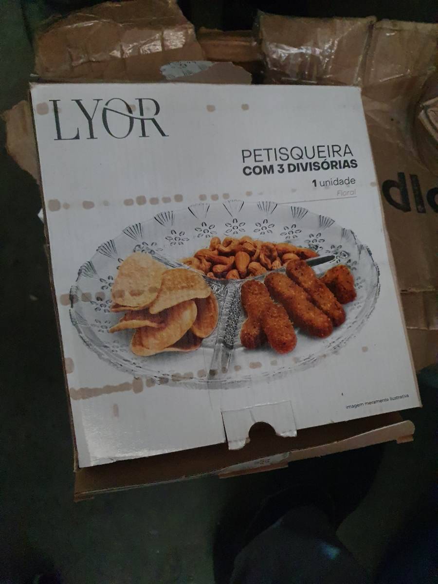Petisqueira com 3 divisórias
