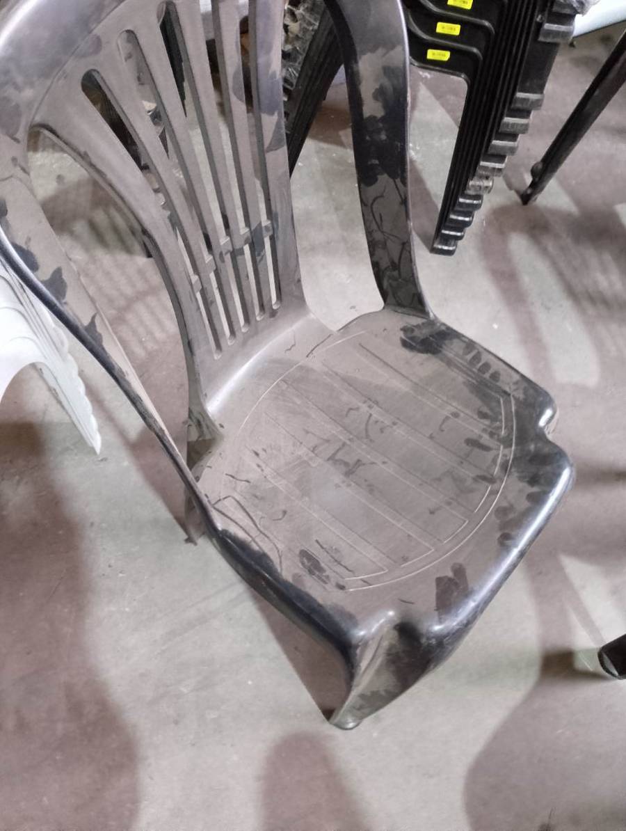 Cadeira plástica