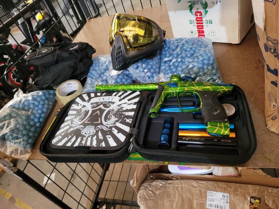 Kit de paintball com marcador, máscara e bolas