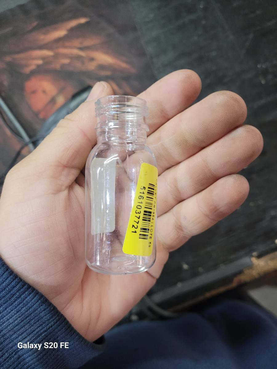 Frasco plástico transparente pequeno