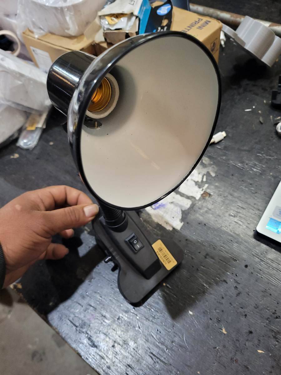 Luminária de mesa com interruptor