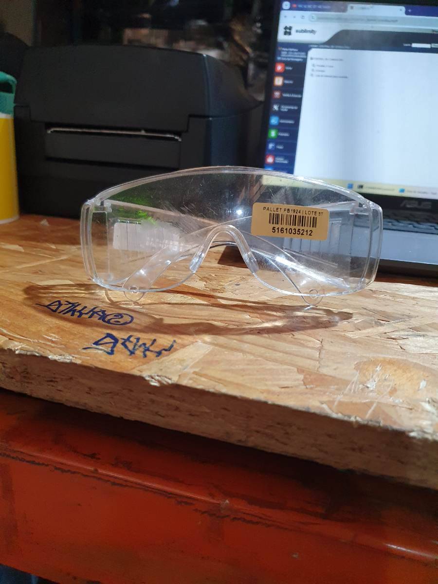 Óculos de proteção transparente