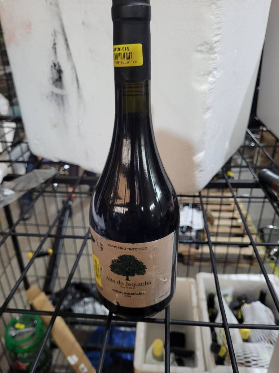 Vinho fino tinto seco Alto do Jequitibá