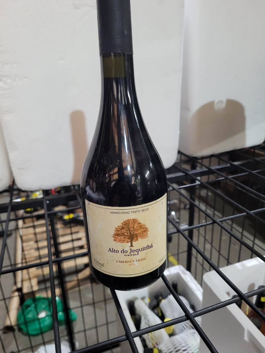 Vinho fino tinto seco Cabernet Franc 2023