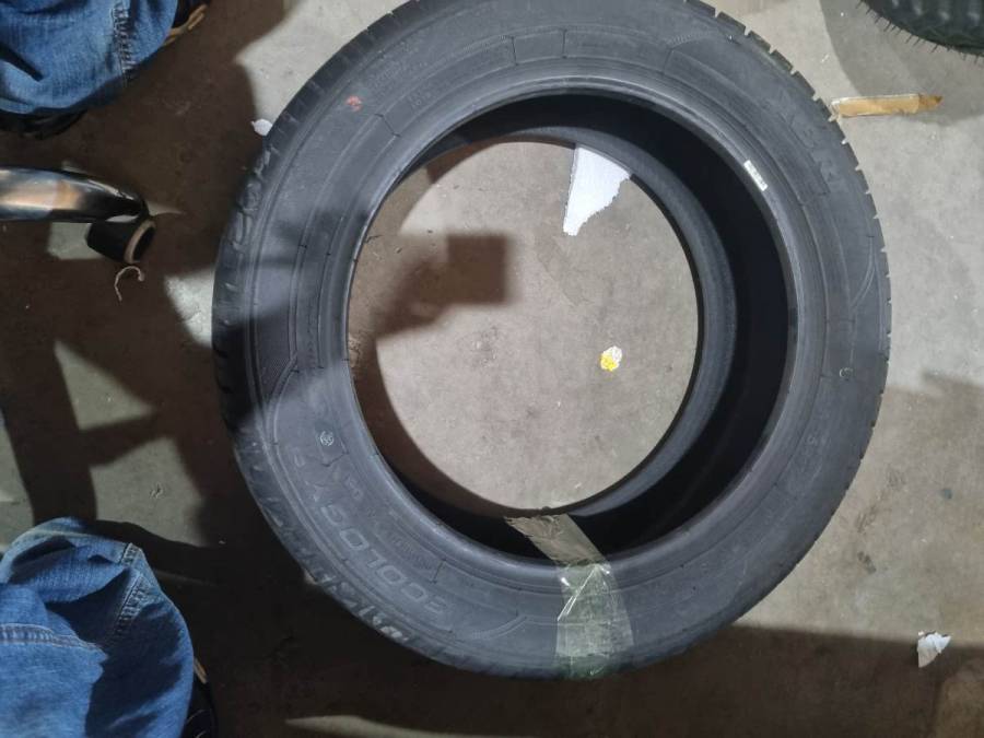 Pneu ecology 215 55r17