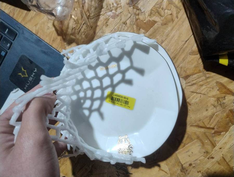 Prato de porcelana branco com borda octogonal