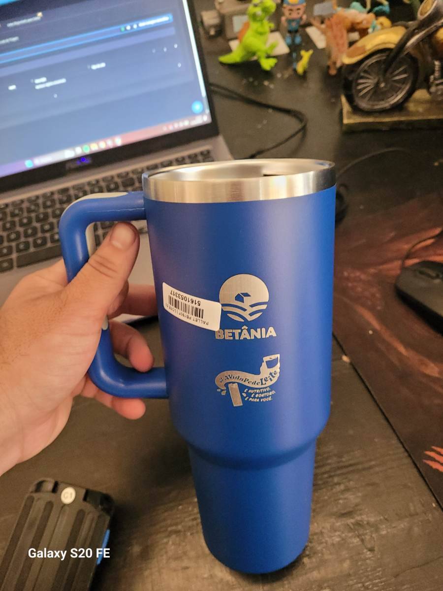 Copo térmico com alça azul