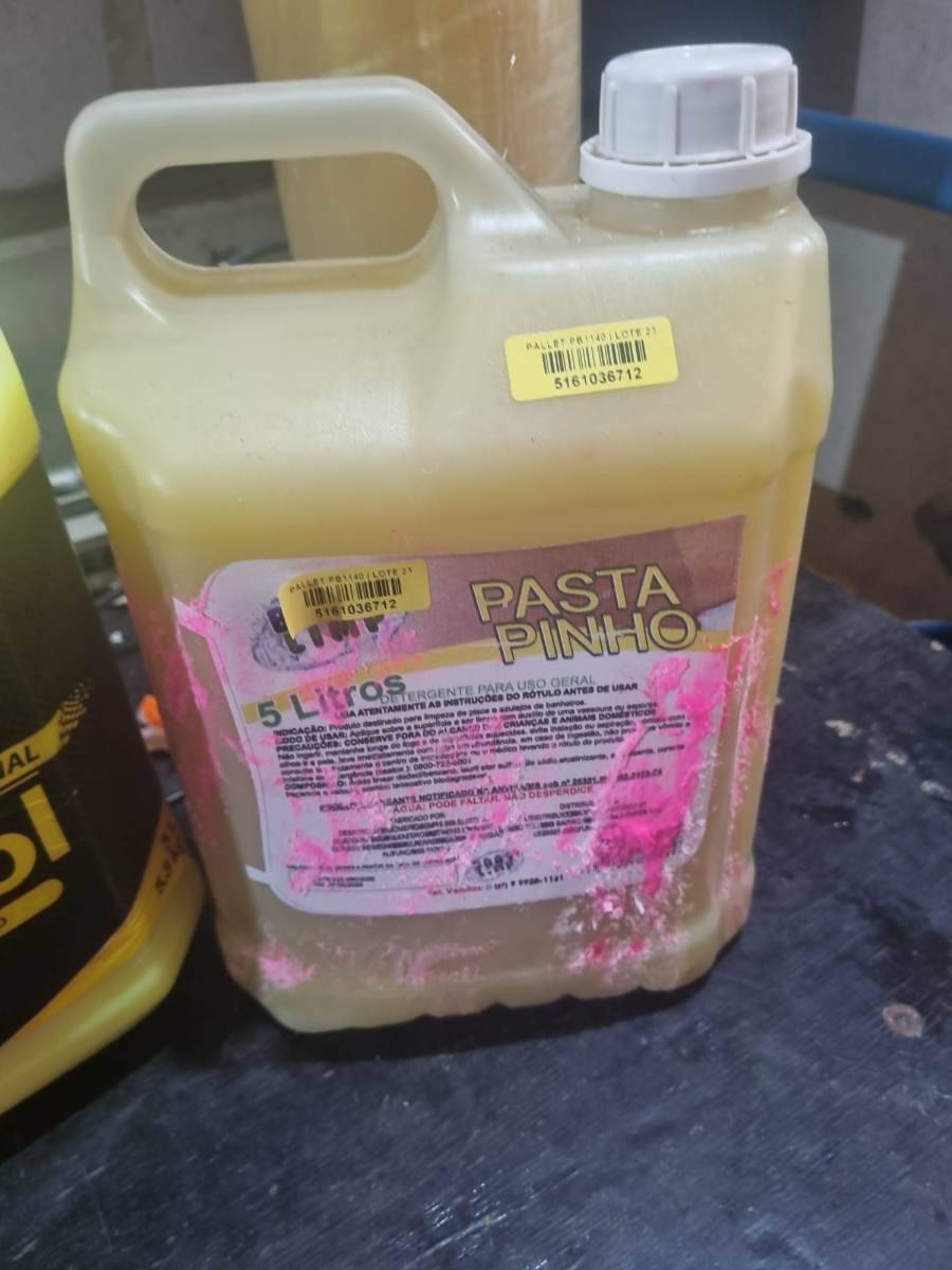 Pasta Pinho detergente para uso geral