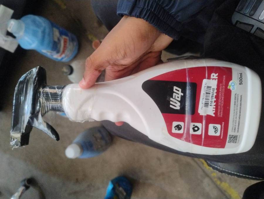 Limpador desengordurante para eletrodomésticos de cozinha