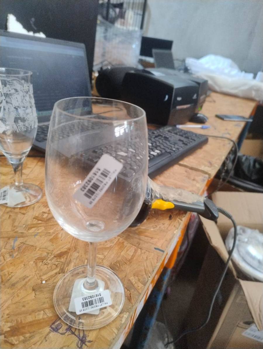 Taça de vidro para vinho