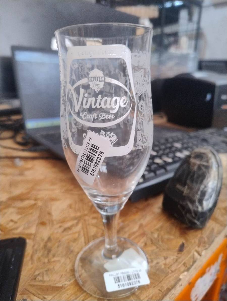 Taça de vidro para cerveja artesanal