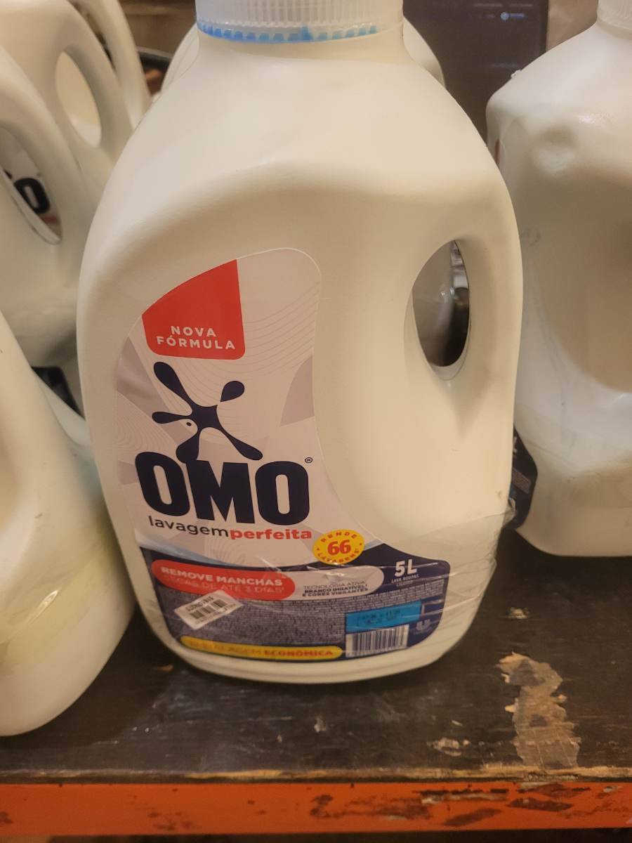 Detergente líquido OMO lavagem perfeita