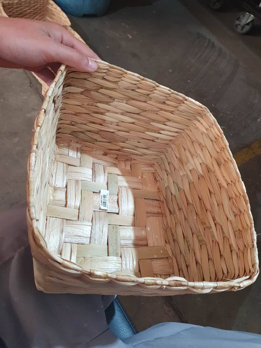 Cesto organizador de palha trançada