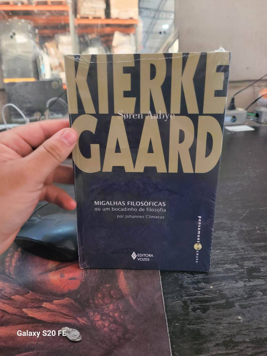 Livro 'Migalhas Filosóficas ou um bocadinho de filosofia' de Søren Aabye Kierkegaard