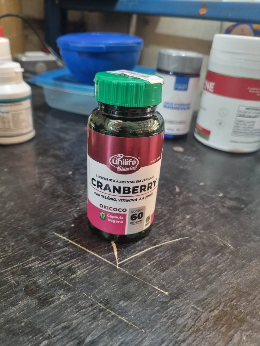Suplemento alimentar em cápsulas Cranberry com Selênio, Vitamina A e Zinco