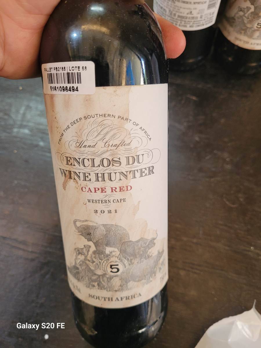 Vinho tinto Enclos du Wine Hunter Cape Red 2021