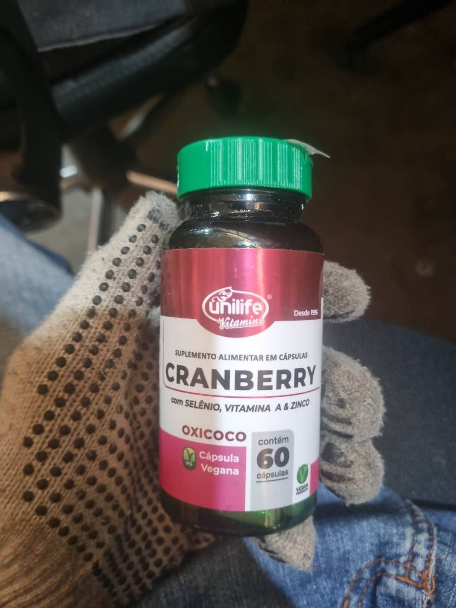 Suplemento alimentar em cápsulas Cranberry com Selênio, Vitamina A e Zinco
