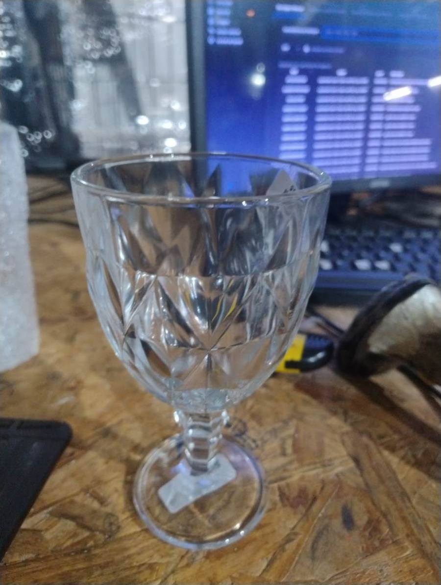Taça de vidro para vinho